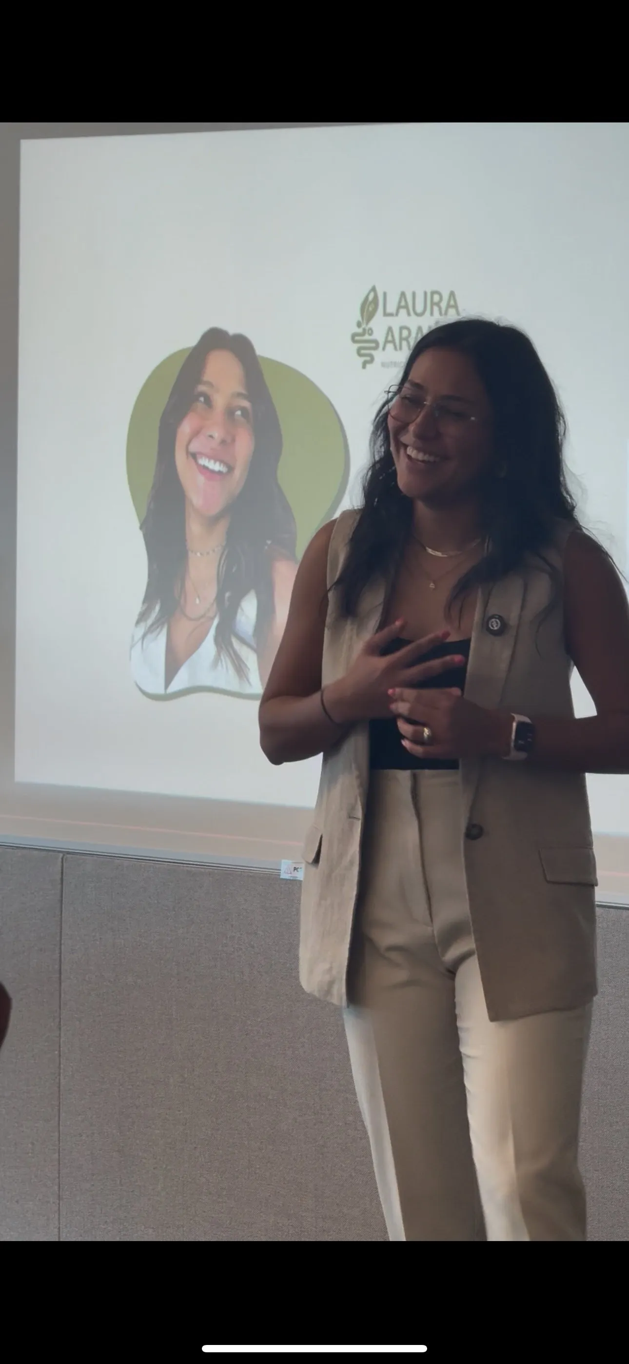 Laura Araúz en conferencia de nutrición