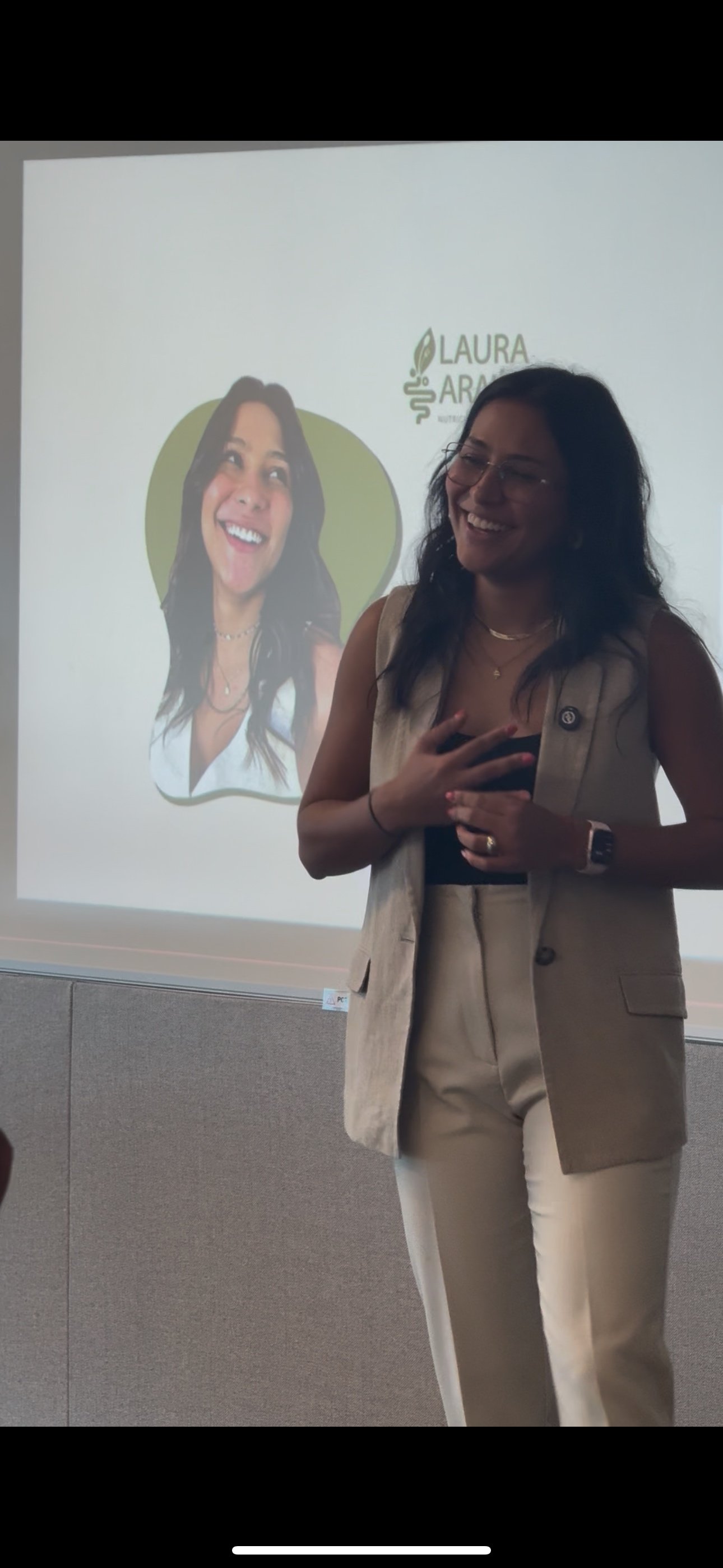 Laura Araúz en conferencia